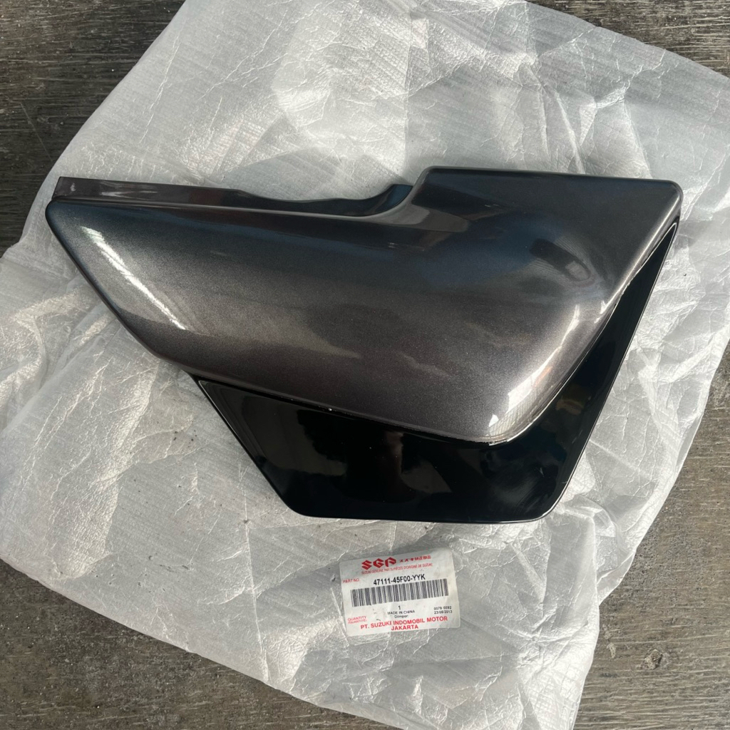 box tutup aki accu kanan Suzuki Thunder 125 original Nos