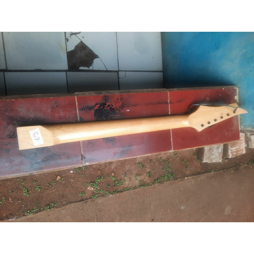 Neck gitar spear updown