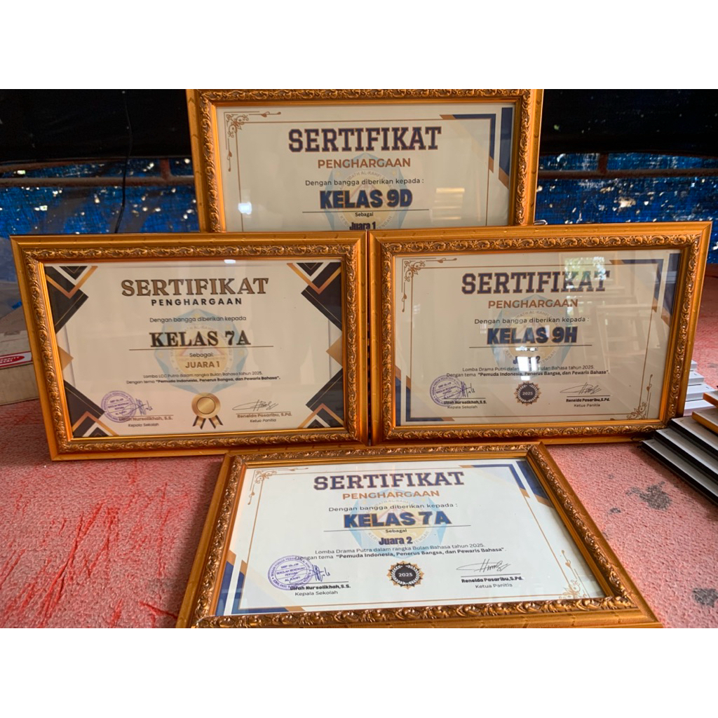 Bingkai Sertifikat A4 //Frame sertifikat A4// pigora Sertifikat A4 21cmx30cm plus kaca
