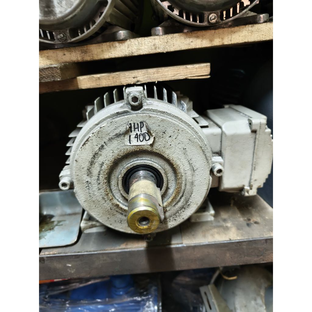 dinamo 4 HP 3 KW RPM 1400 220 volt/380 volt