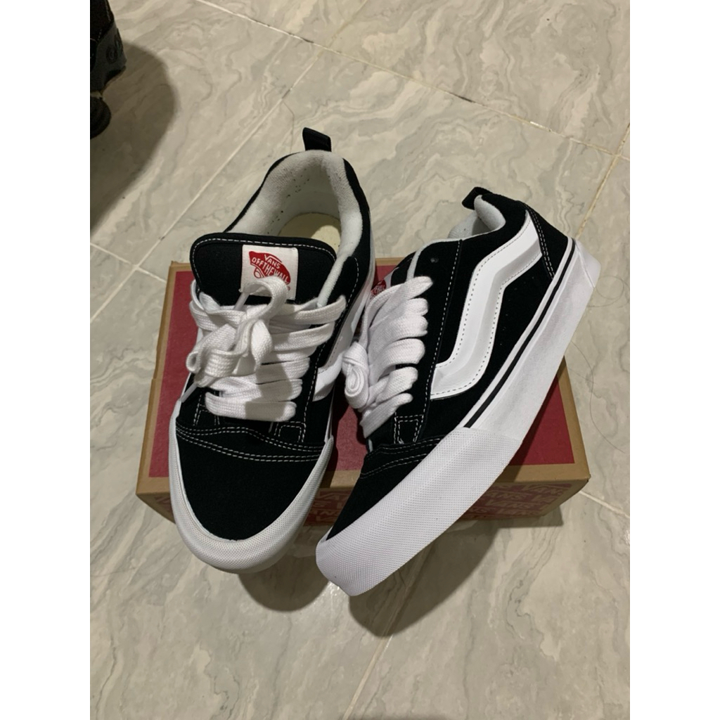 VANS KNU SKOOL
