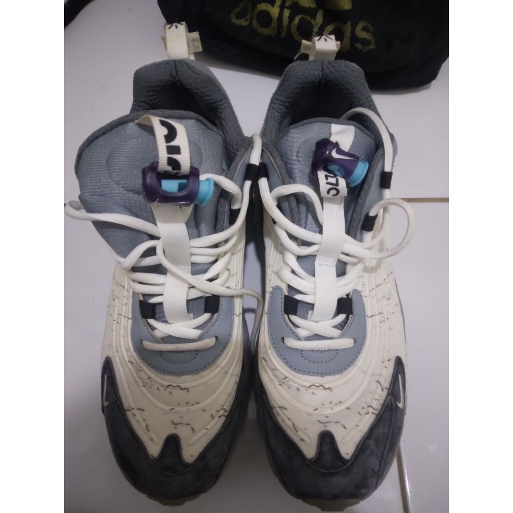 NIKE AIRMAX 270 x Travis Scott