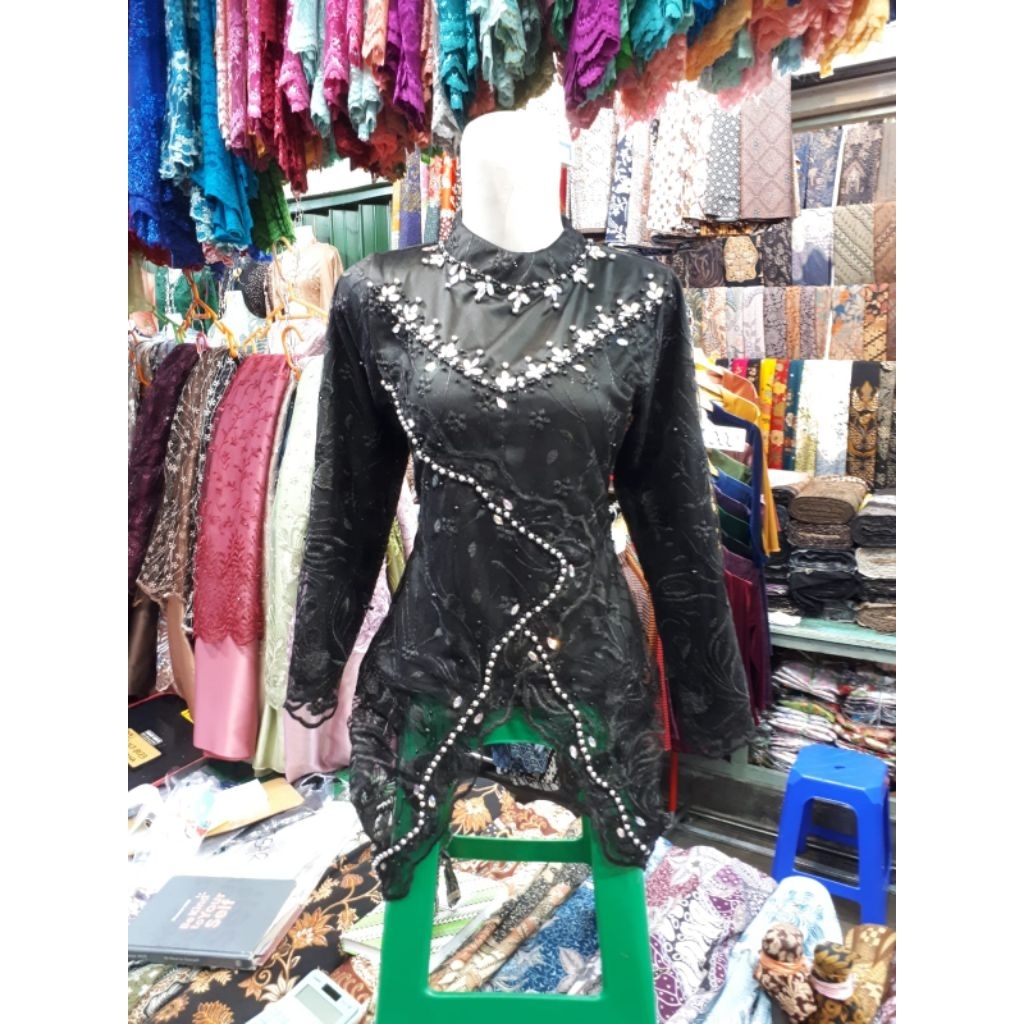 Kebaya Modern Tile Hitam Payet Batu
