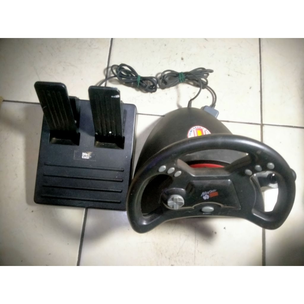 Team Mad Catz Dual Force Racing Steering Wheel & Pedals for Playstation , SECOND