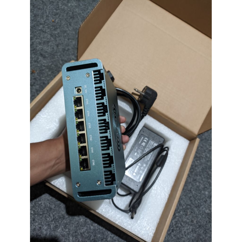 Mini Pc industrial mikrotik x86 i3 gen 12