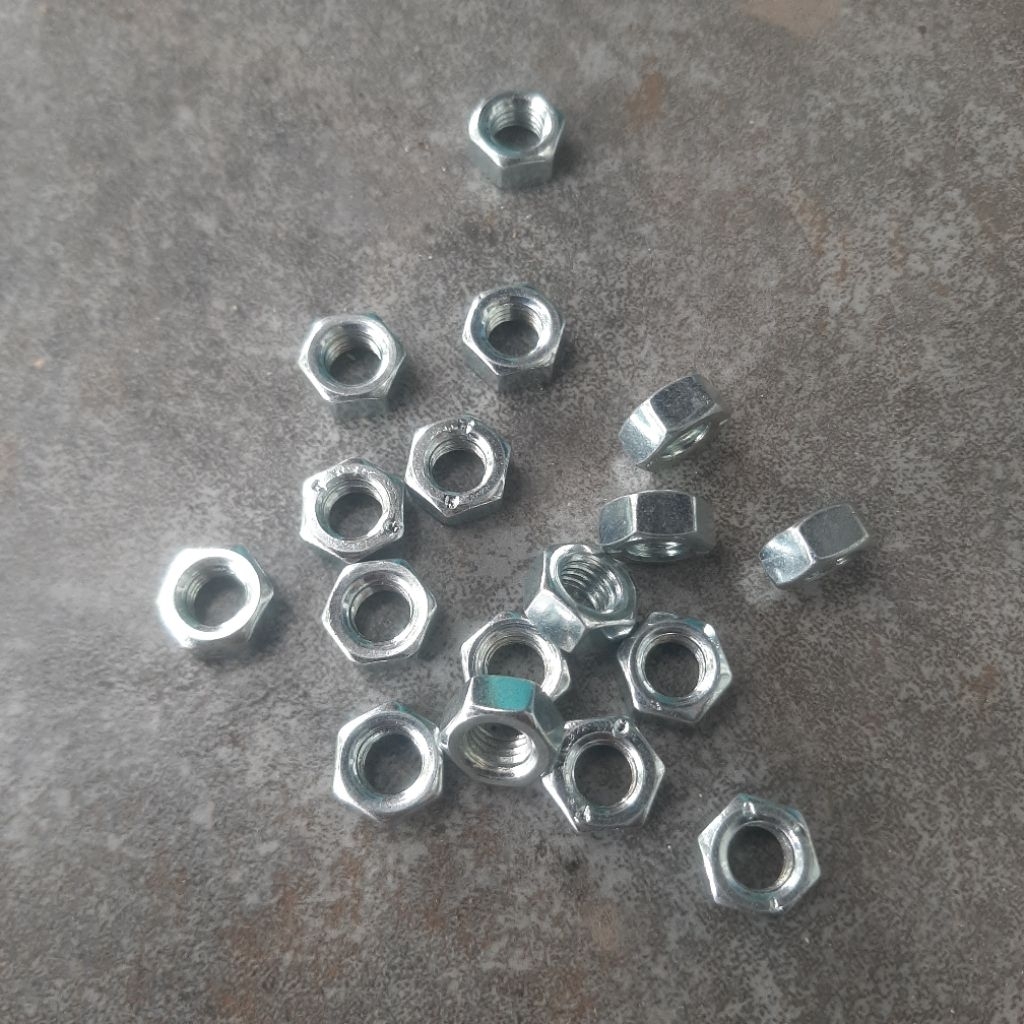 mur11 M7 mur mesin vespa kunci11