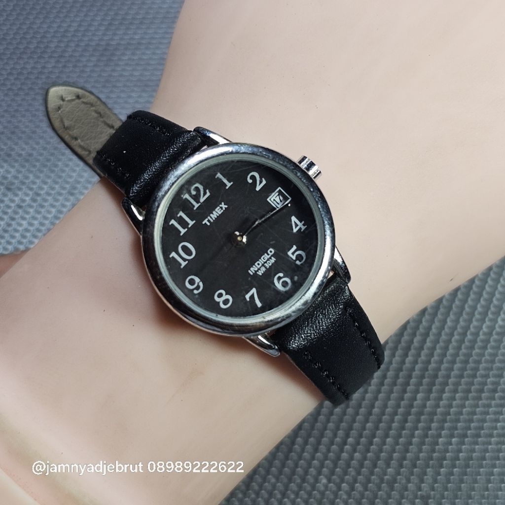 Jam Timex Indiglo VW Silver Black Ladies Bekas