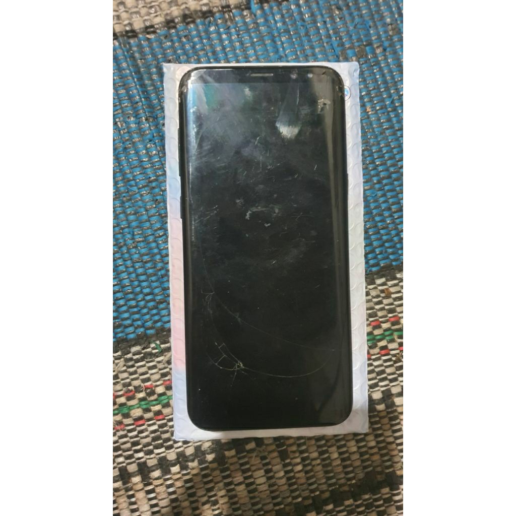 samsung s8+ minus retak