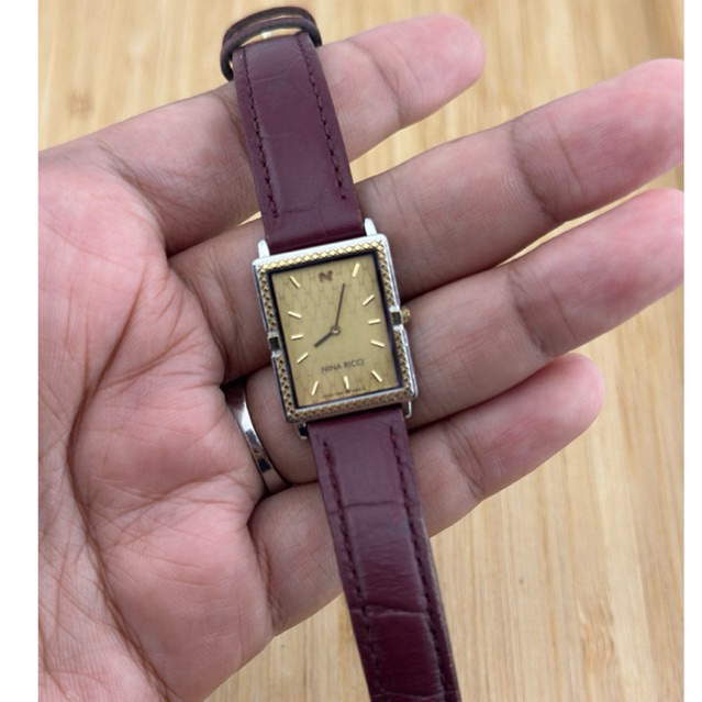 jam tangan Nina ricci dari Seiko cantik