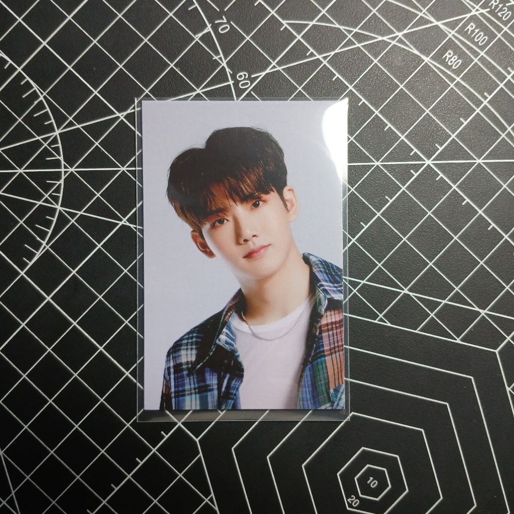 TREASURE JUNKYU I LOVE YOU MD PHOTO KEYRING BLACK VERSION OFFICIAL PHOTOCARD