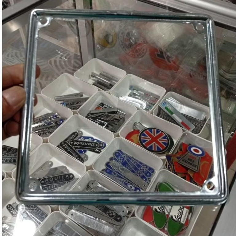 Frame plat nomor belakang vespa
