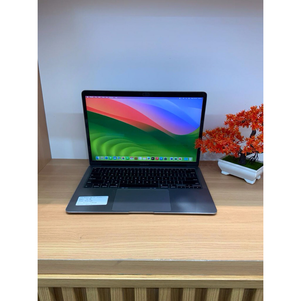 MacBook Air 2020 i7 16/512gb Warna Grey