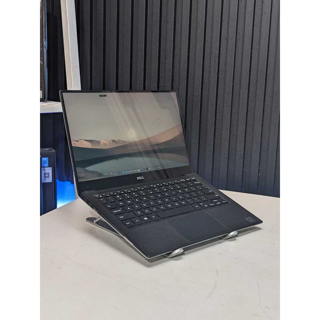 Laptop Dell XPS 9350 Intel Core i7 6560U RAM 8GB SSD Layar 3K Touchscreen