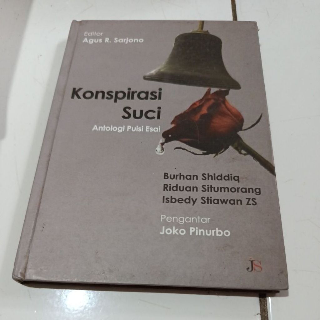 Konsipari Suci Antologi Puisi Esai