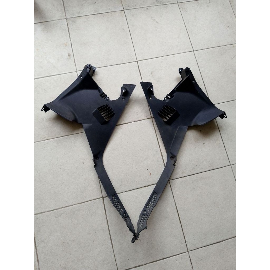 Cowl inner middle CBR 250RR - Cover body Kasar Samping CBR 250RR - Bodi samping Dalam CBR 250RR Orig