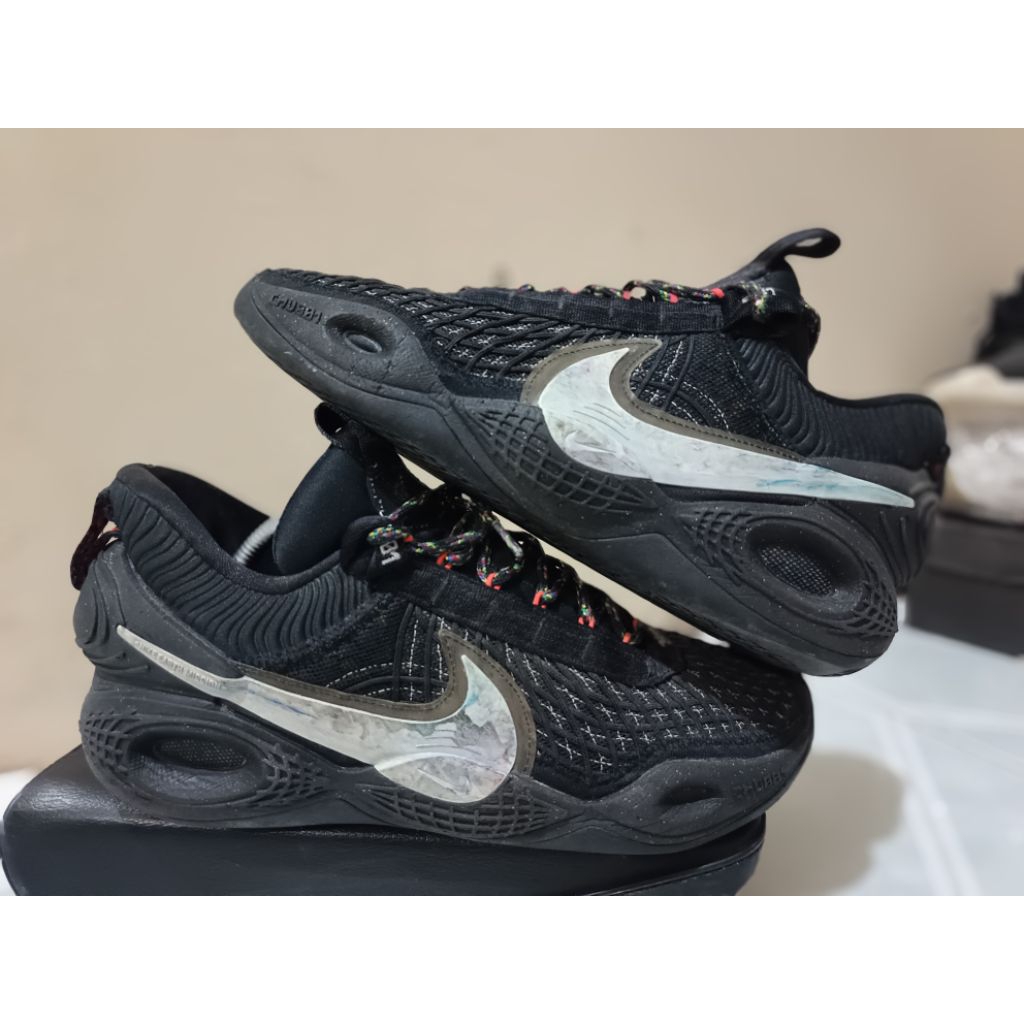 Sepatu Basket Nike Cosmic unity Size 44.5 Insole 28,5