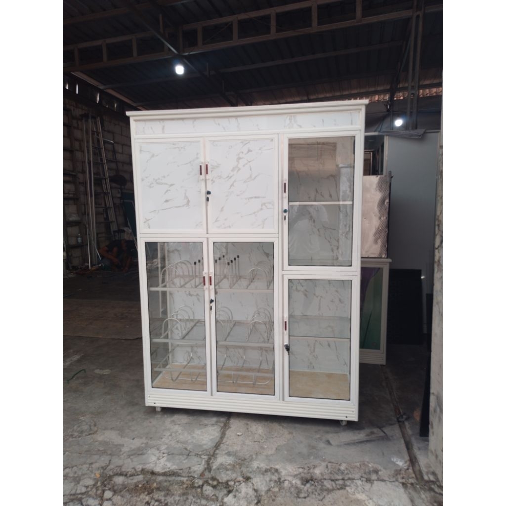 Rak piring bungkus bahan aluminium dan ACP