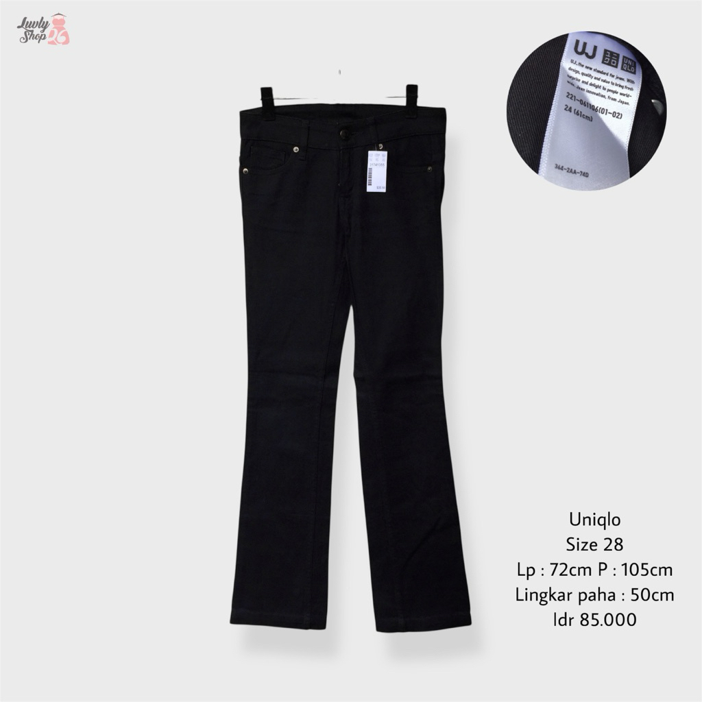 uniqlo celana jeans hitam slim fit bootcut