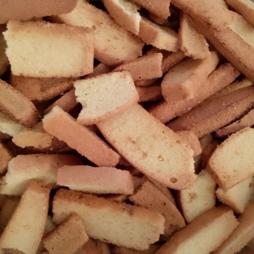 PATAHAN BOLU PANGGANG /KUE KERING REMUK/BOLU KERING/ROTI KERING