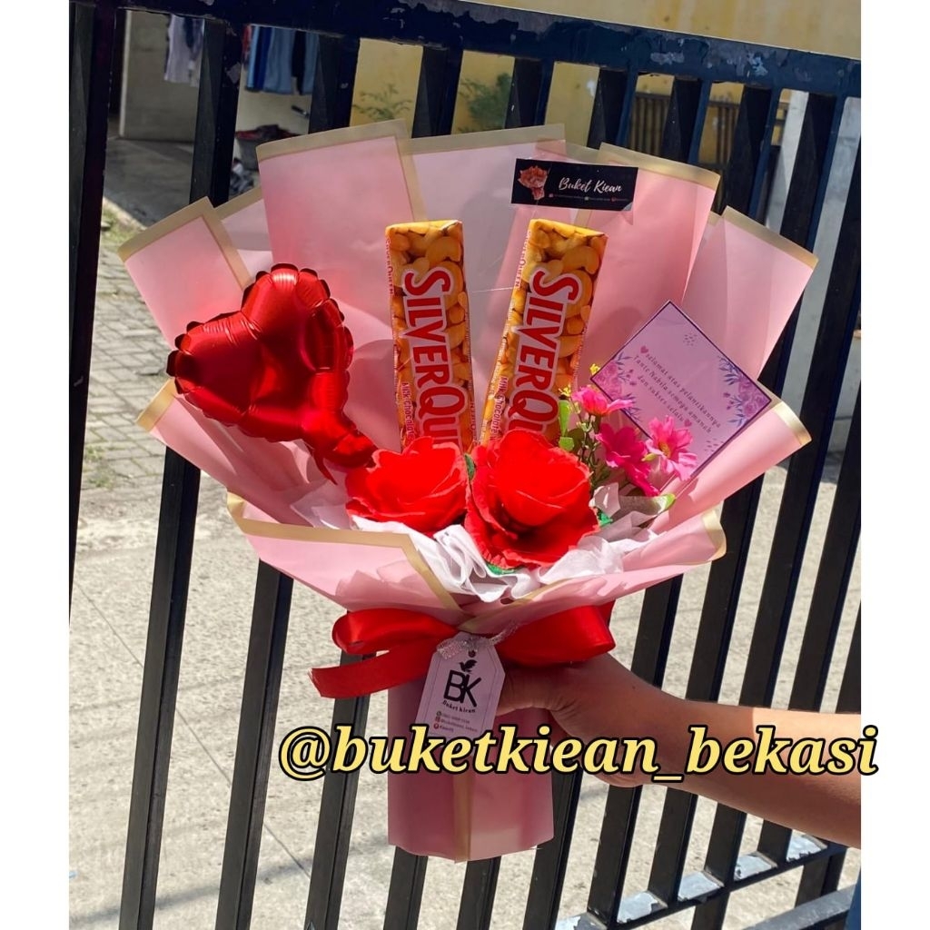 buket Silverqueen/ buket coklat/ buket valentine/ buket ulang tahun/ buket coklat bunga