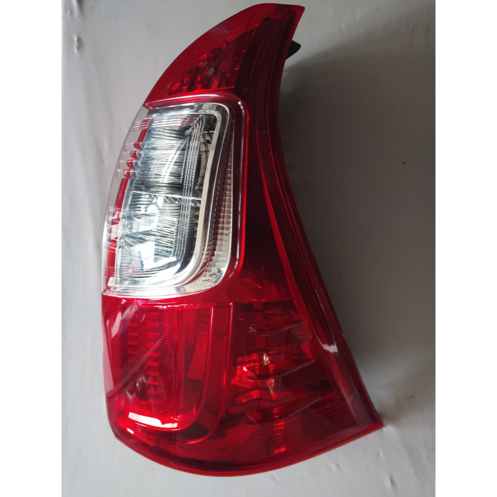 STOPLAMP TOYOTA AVANZA 2015