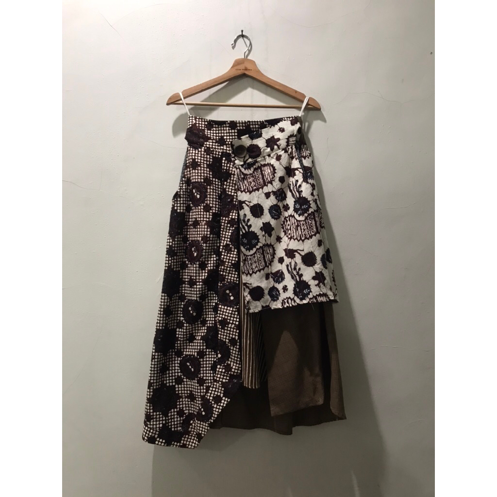 OLINE WORKROBE - FRONT PLEATED MIDI SKIRT IN BATIK MOCHA MIX (new)