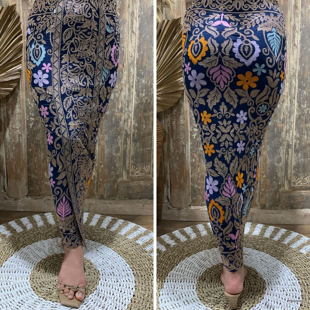 Kamen Jadi Bordir Motif Iris by Creative Solution