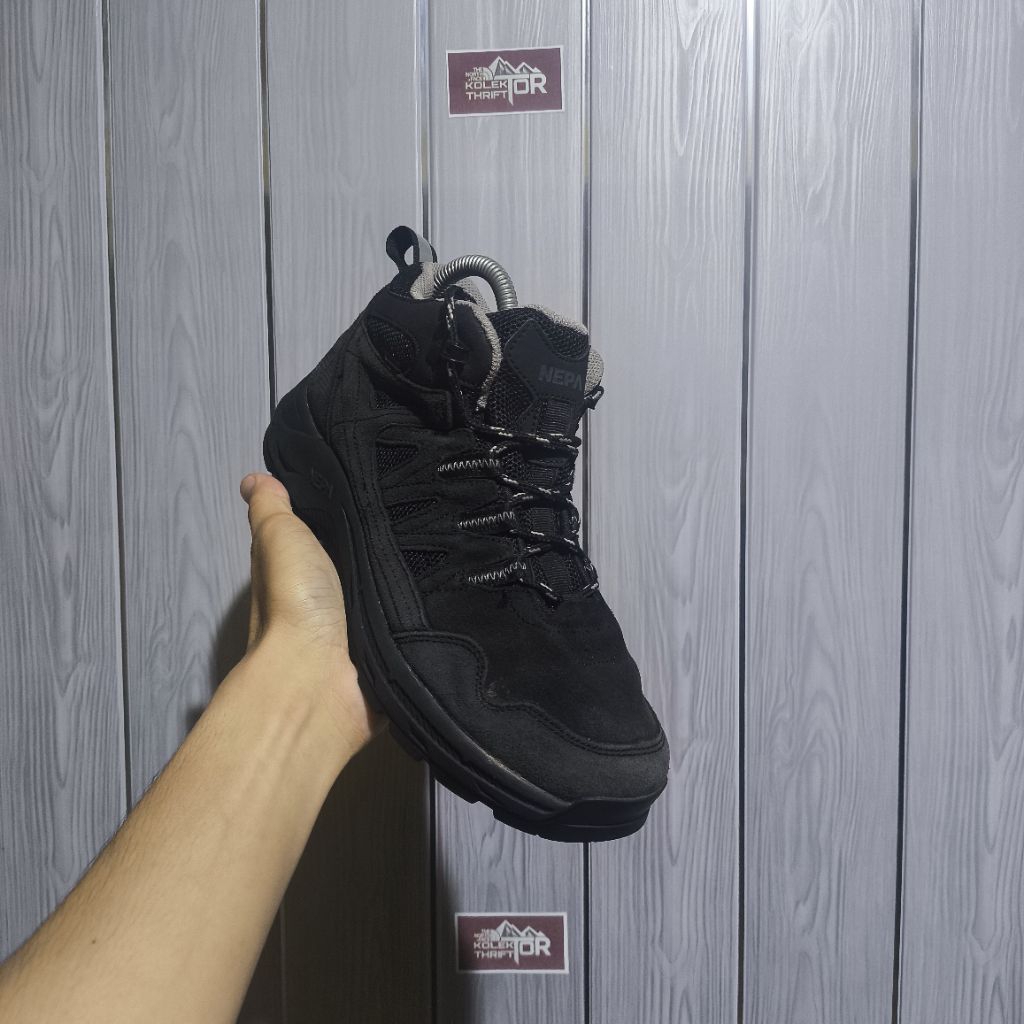 Sepatu Outdoor Nepa Vibram Gore-Tex Wanita