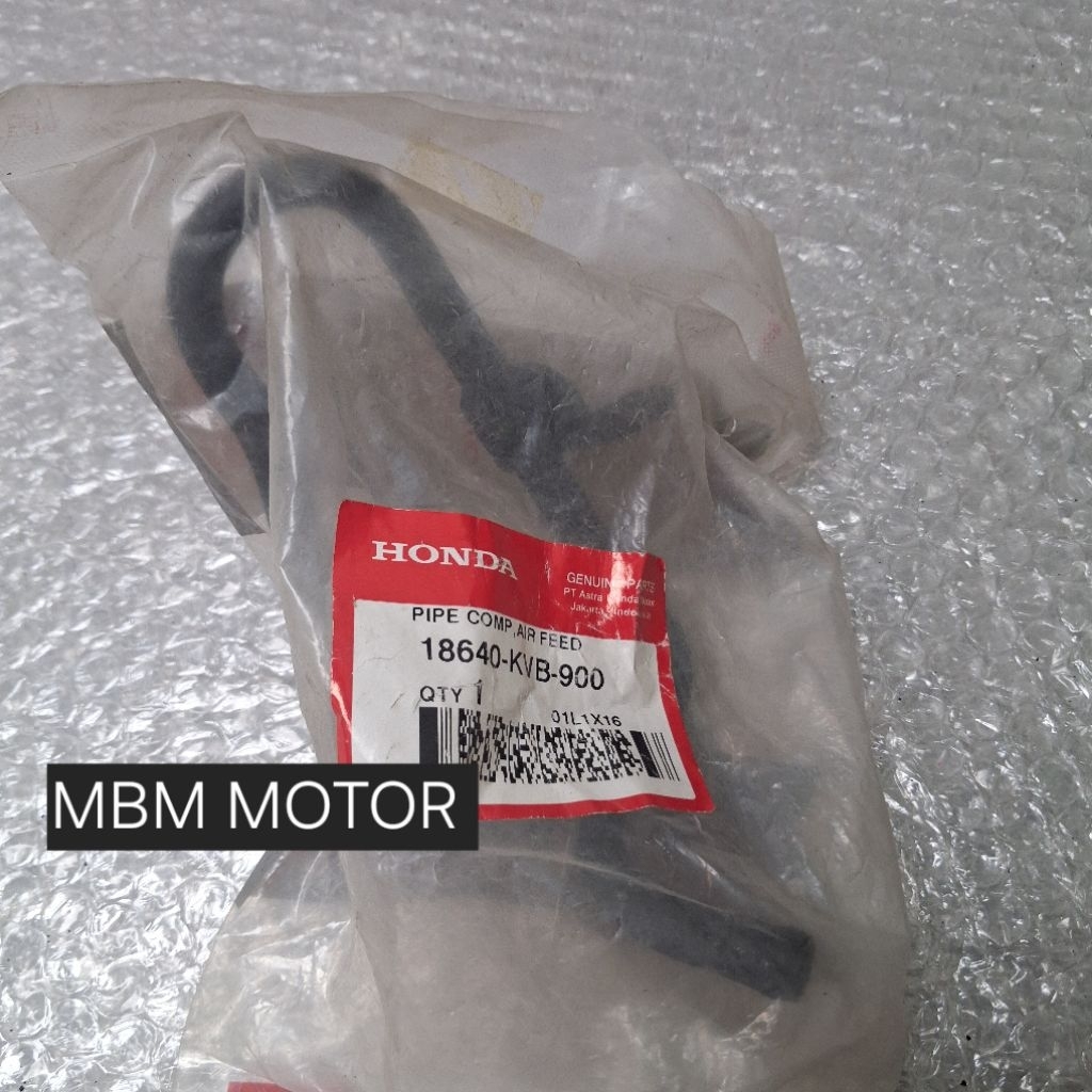PIPE COMP AIR FEED PIPA UDARA HEAD PIPA RAMAH LINGKUNGAN HONDA VARIO 110 KARBU CW TECHNO ORI AHM 186