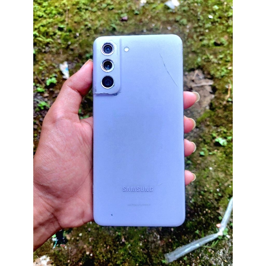 SAMSUNG s21 fe minus