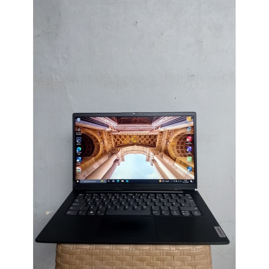 Laptop Lenovo V14 Core i5 gen 1135G7 Ram 8GB / 512GB