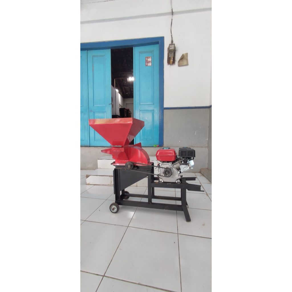 MESIN CHOPPER PENCACAH RUMPUT PAKAN TERNAK OTOMATIS SIAP PAKAI