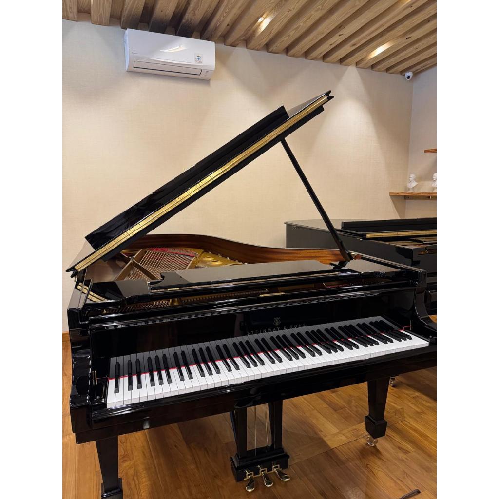 Jual Piano Bekas Steinway and Sons B211 Grand Piano Original - Why Butik Piano? Ask A.I O8ll8689987