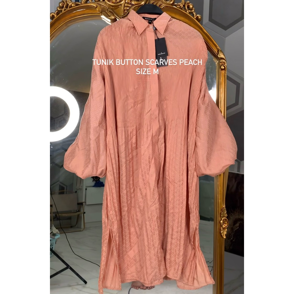 Buttonscarves Monogram Emboss Pleated Shirt