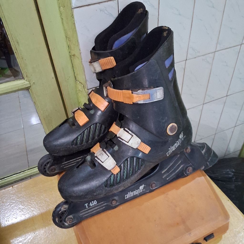 sepatu roda jadul