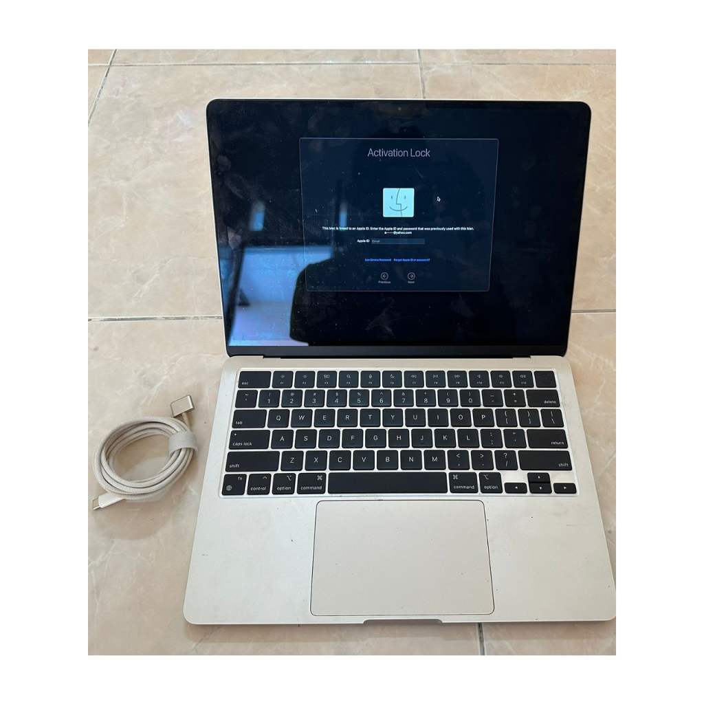 Macbook Air M2 2022 Silver 8/256 GB Silver Lock iCloud Ex.ibox