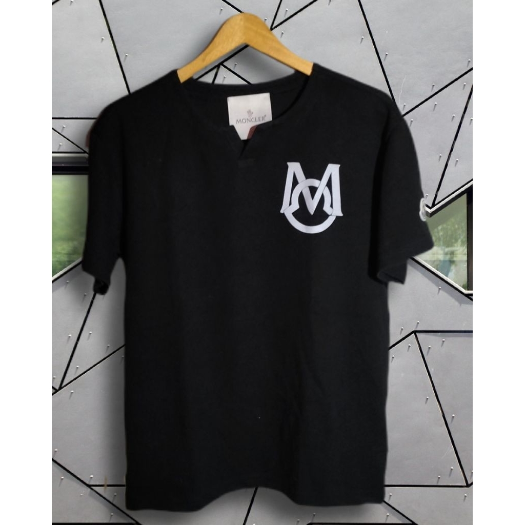 moncler motif kerah chinos kaos second/preloved/branded