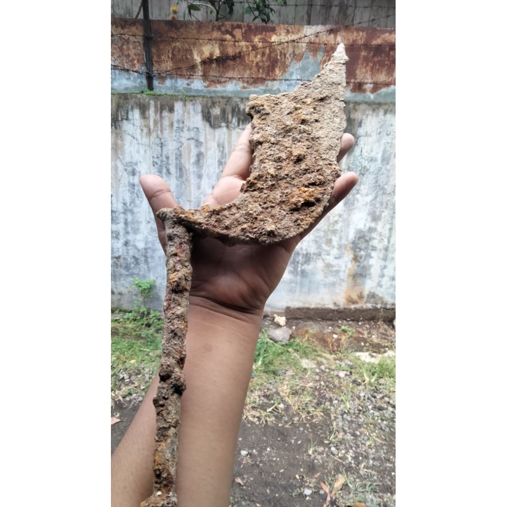 benda kuno antik kudi mahkota jumbo