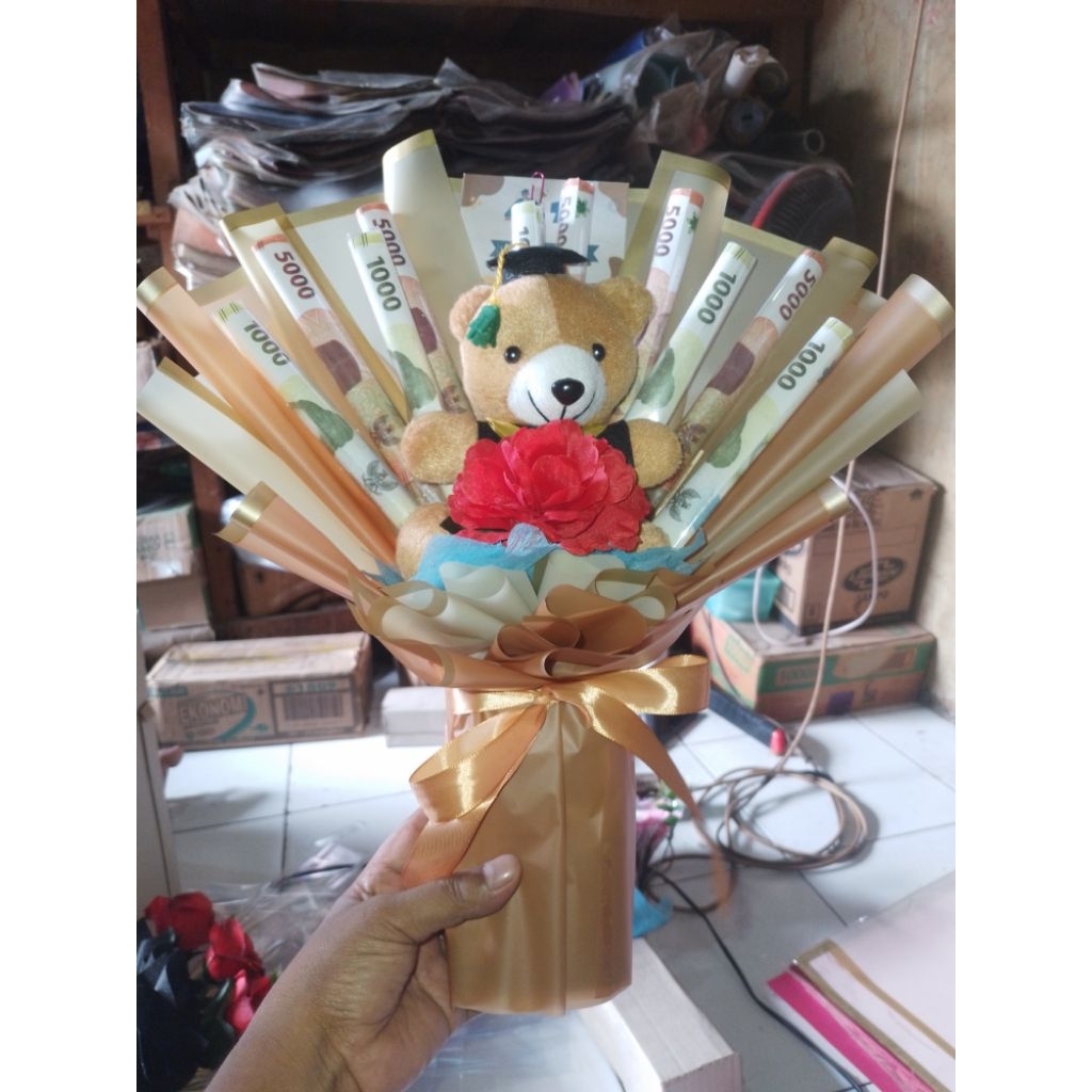 Buket boneka wisuda plus uang mainan 5-20 slot/ buket wisuda/ buket uang mainan 5-20 slot/ buket gra