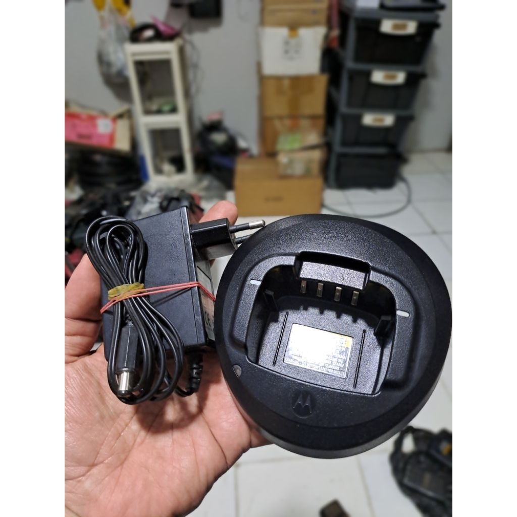CASAN MOTOROLA CP1660 CHARGER CP1300 DESKTOP HT MOTOROLA XIR C2660 SECOND NORMAL