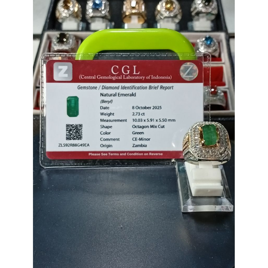 Natural Emerald (beryl)