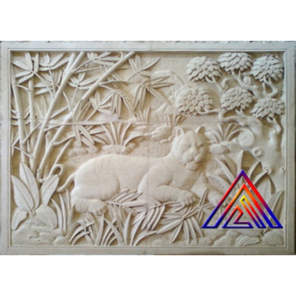relief batu alam custom motif harimau, merak dan tumbuhan