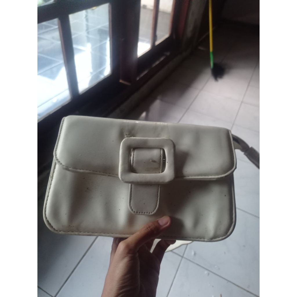 tas selempang bekas