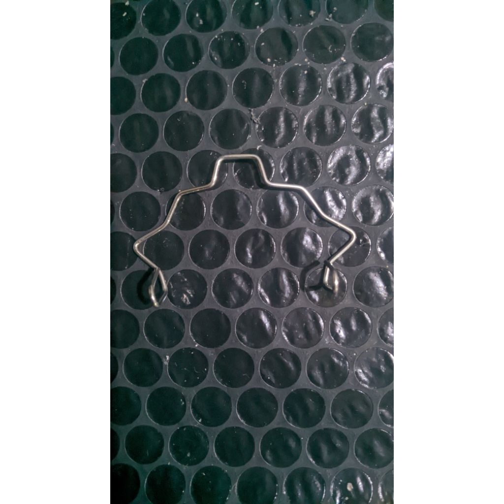 klip kawat penahan lampu H4 + baut kawat lampu depan mobil / seling bohlam headlamp granmax carry av