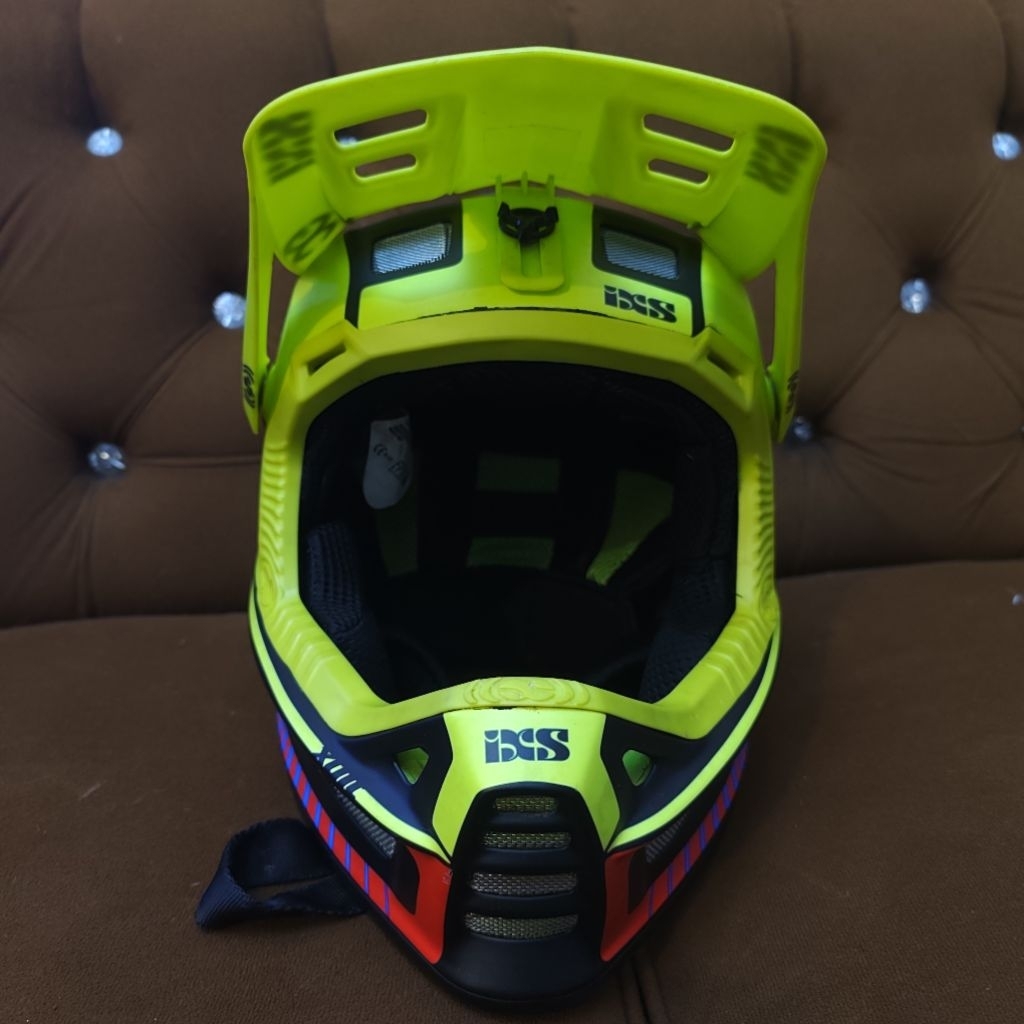 Helm Downhill IXS Xult Size L / XL