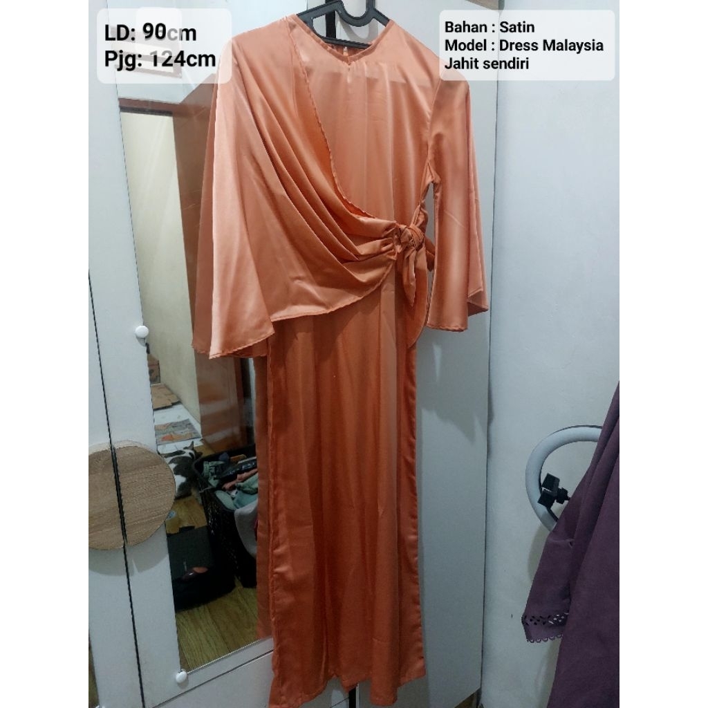 Preloved Dress Gaun Bridesmaid Malay Satin Warna Peach Kondangan Pesta