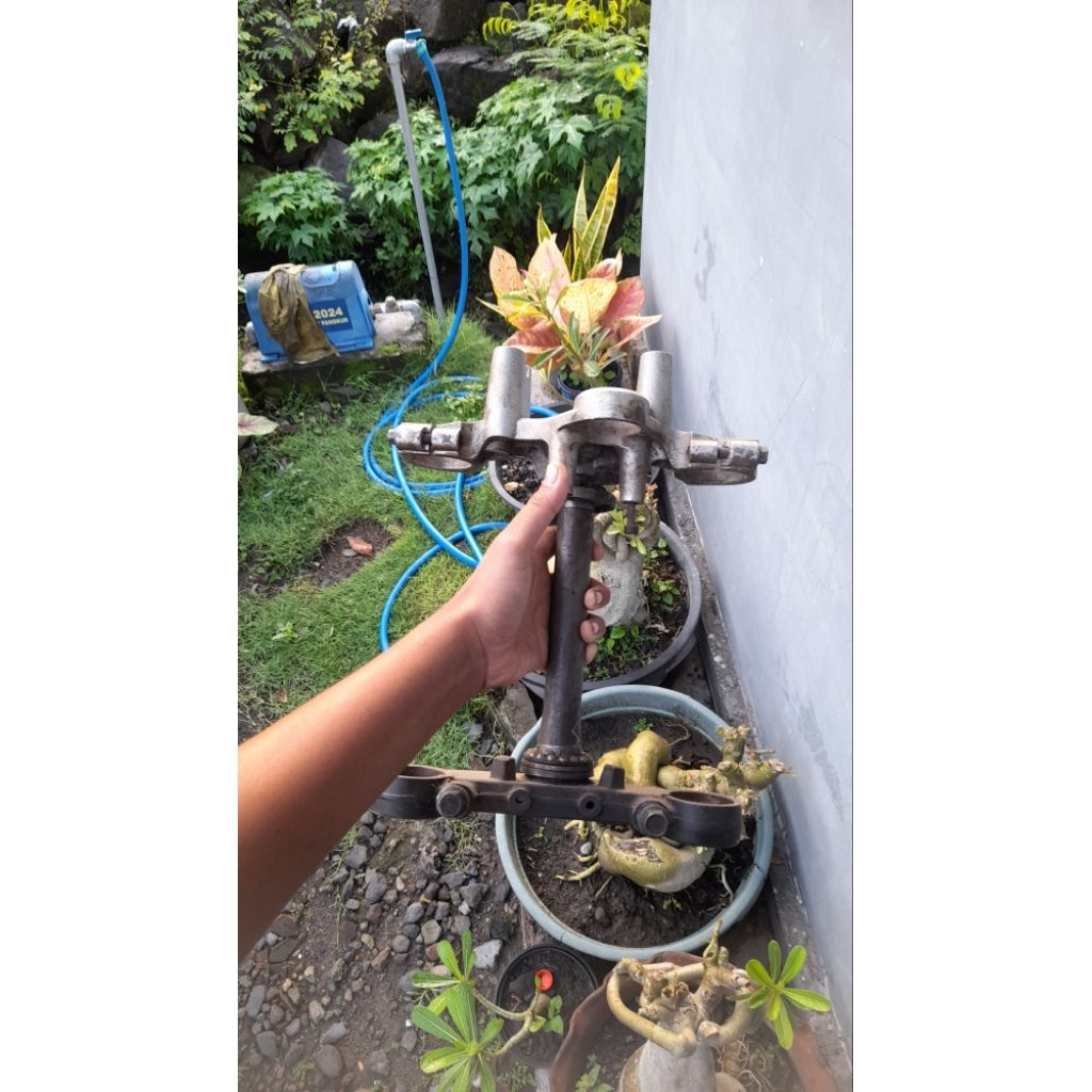 Segitiga Atas Bawah Yamaha Byson Original bekas