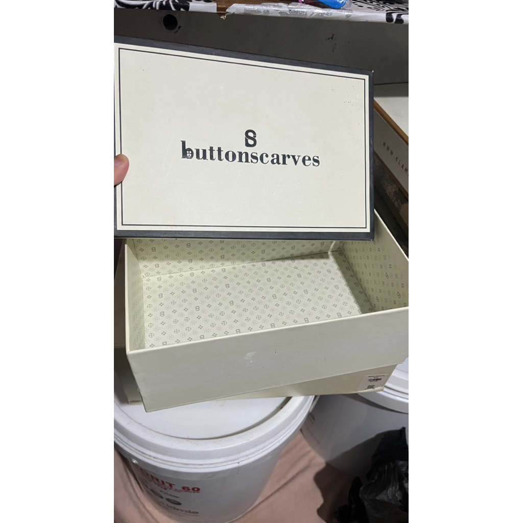 Buttonscarves box/kotak Tas ONLY - original