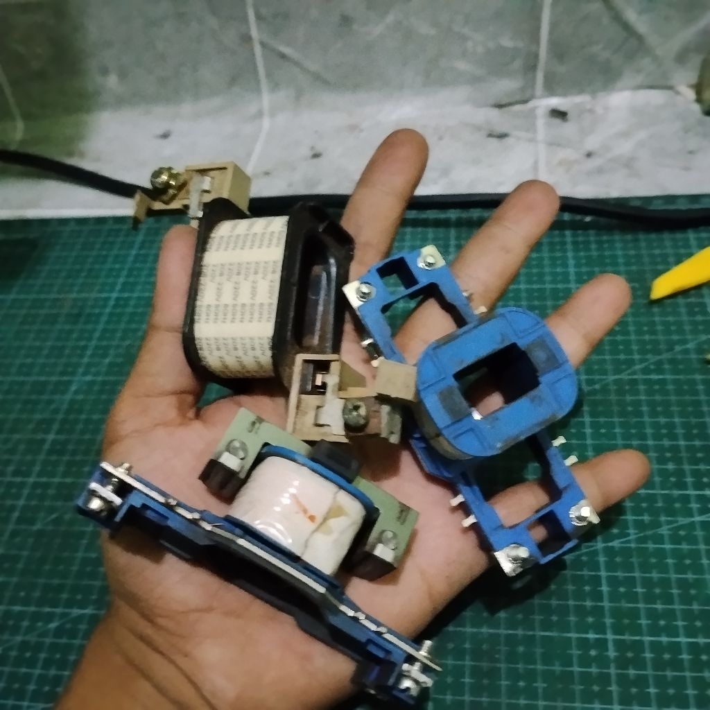 sepul bekas kontaktor spul kontaktor harga 3pcs