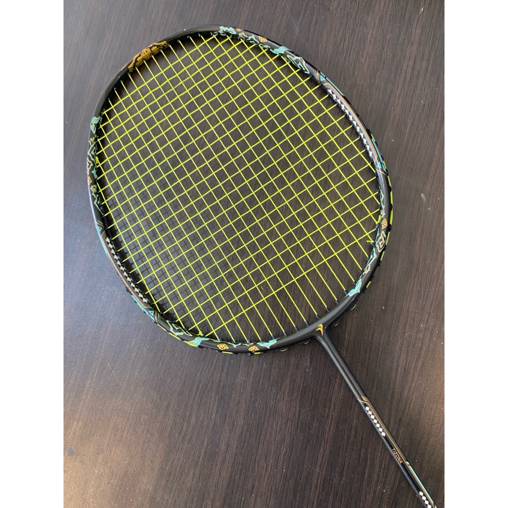 raket badminton Flypower Tizona